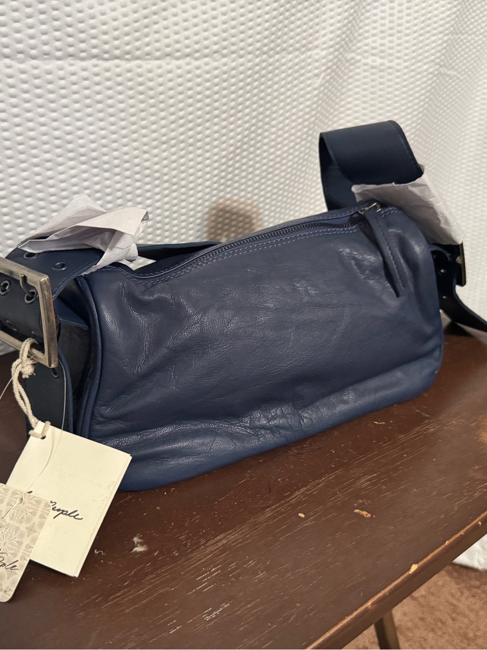 Free People navy blue leather shoulder bag - Picture 2 of 3